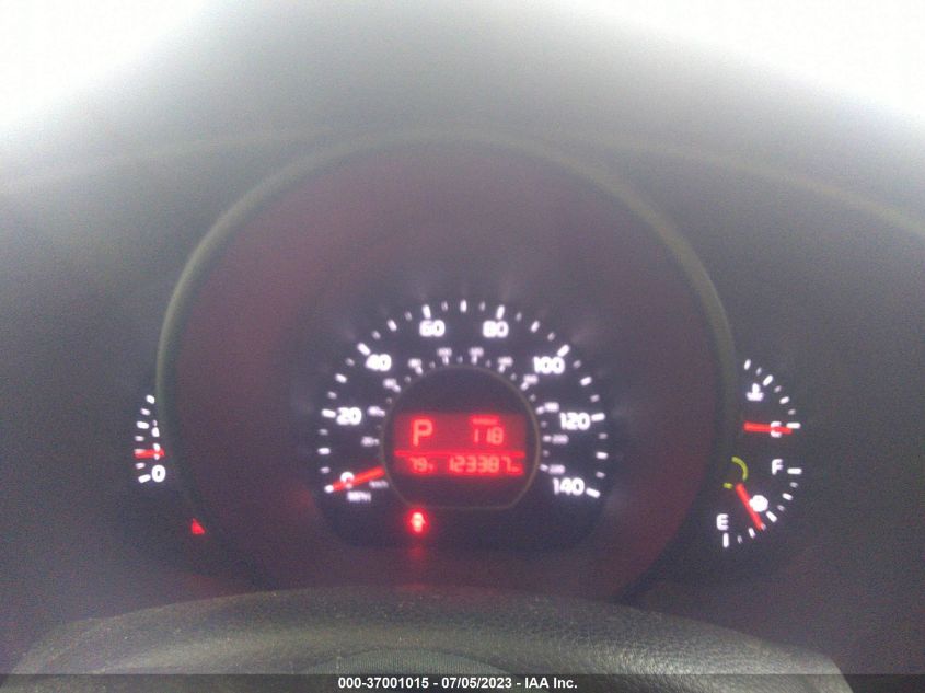 2015 KIA SOUL BASE - KNDJN2A2XF7120082