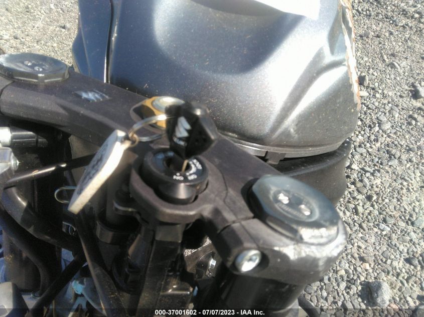 2018 SUZUKI GSX-R600 - JS1GN7FA6J2100452