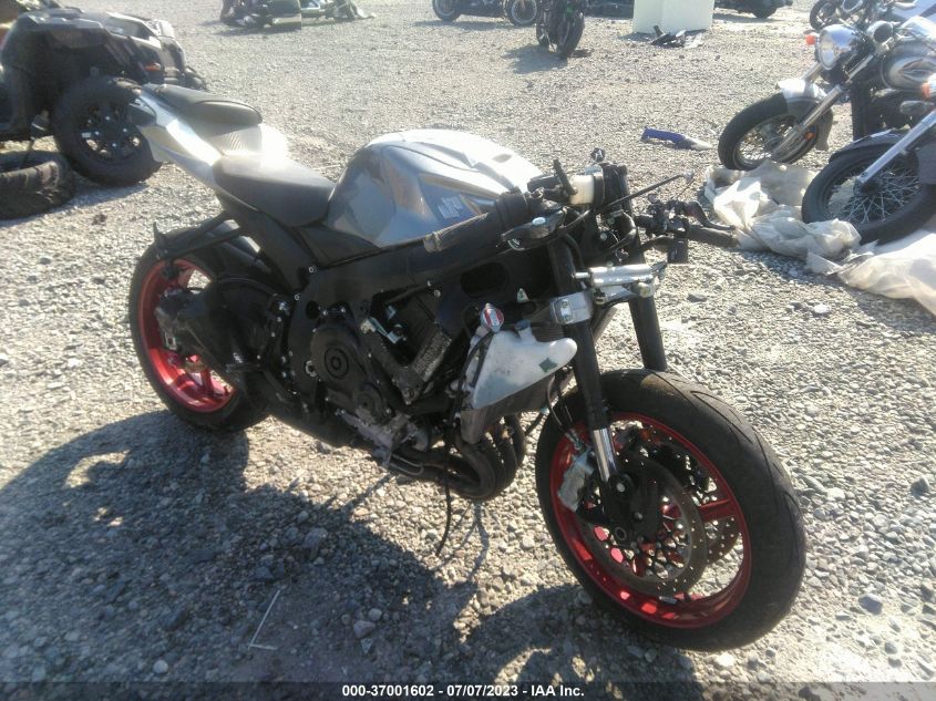 2018 SUZUKI GSX-R600 - JS1GN7FA6J2100452