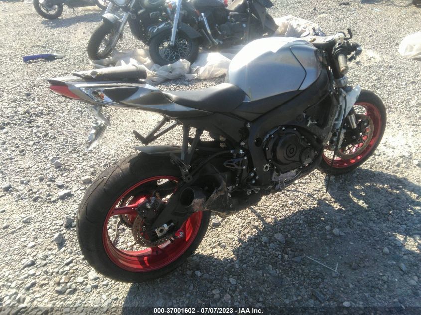 2018 SUZUKI GSX-R600 - JS1GN7FA6J2100452