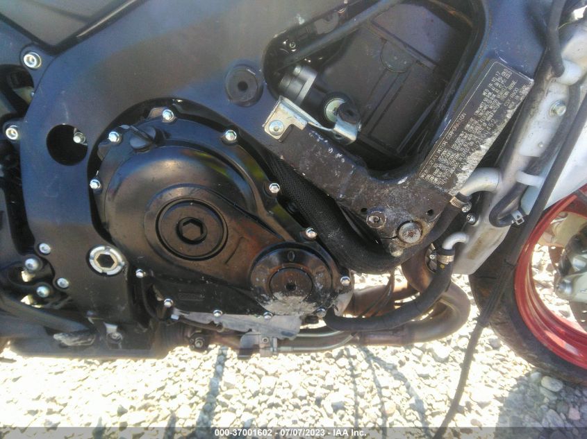 2018 SUZUKI GSX-R600 - JS1GN7FA6J2100452