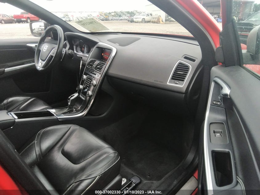 VIN YV449MRS3H2191462 2017 VOLVO XC60 R-DESIGN