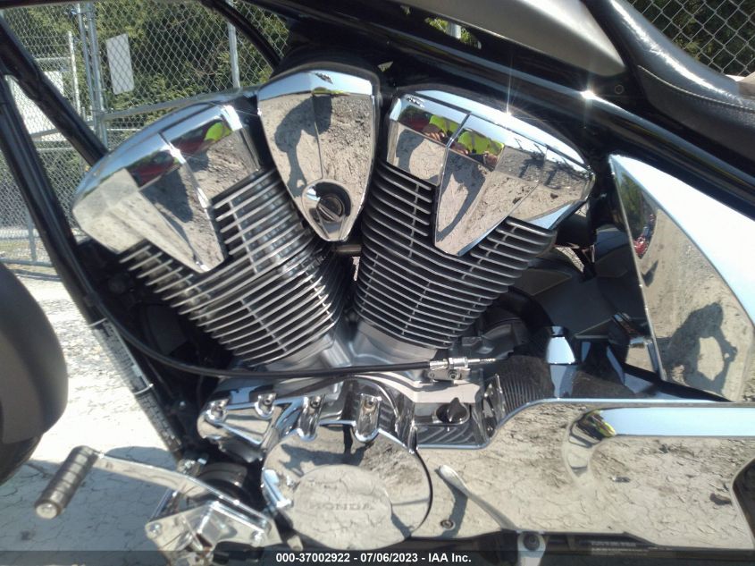 2010 HONDA VT1300 CX JH2SC6152AK000172