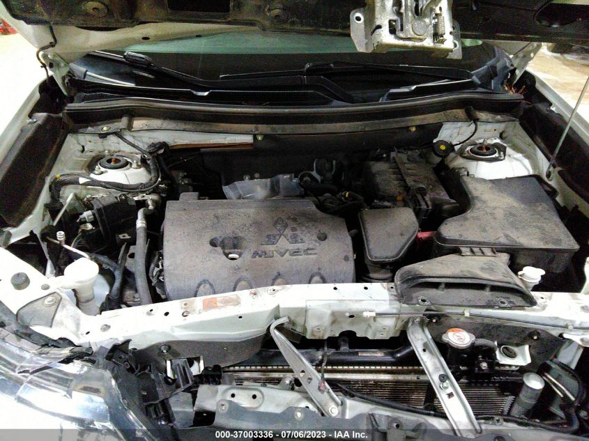 2016 MITSUBISHI OUTLANDER SE/SEL/ES - JA4AZ3A35GZ041146