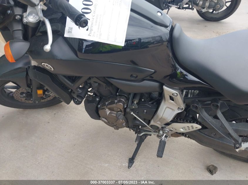 2016 YAMAHA FZ07 JYARM06E8GA005428