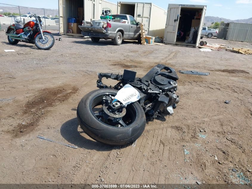 2007 SUZUKI GSX-R750 - JS1GR7KA872183680