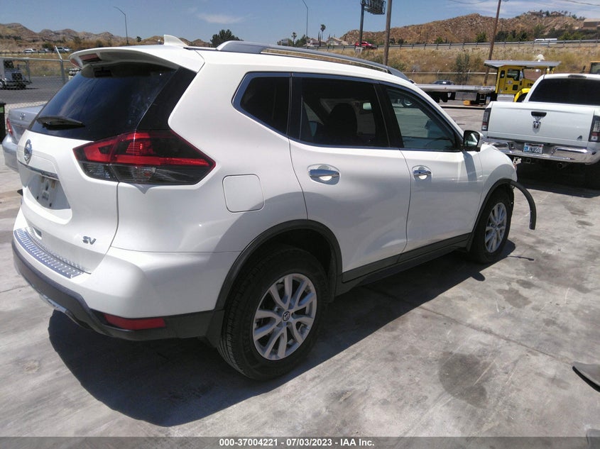 VIN KNMAT2MT7JP594221 2018 NISSAN ROGUE SV