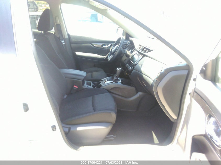 VIN KNMAT2MT7JP594221 2018 NISSAN ROGUE SV