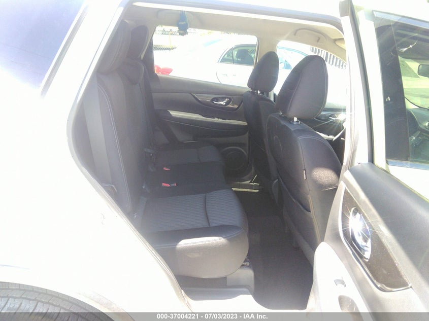 VIN KNMAT2MT7JP594221 2018 NISSAN ROGUE SV