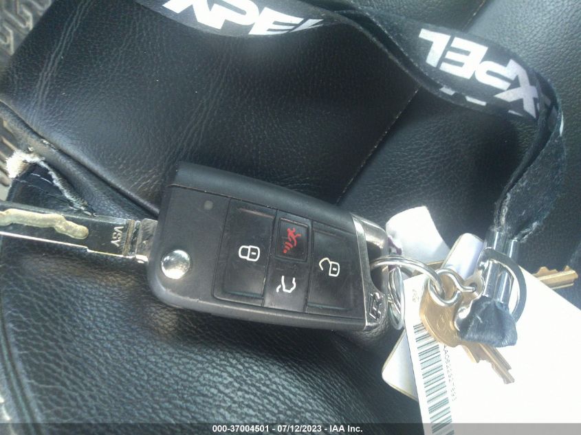 2015 VOLKSWAGEN GOLF R - WVWLF7AU4FW227882