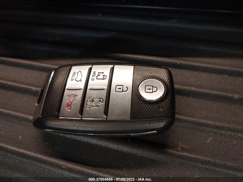 2017 KIA SEDONA SX - KNDMC5C1XH6317707