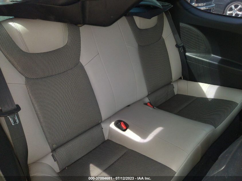 2015 HYUNDAI GENESIS  3.8 BASE - KMHHU6KJ6FU123413