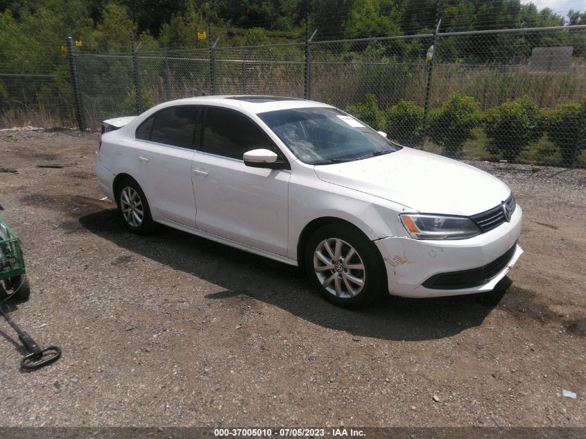 2014 VOLKSWAGEN JETTA SEDAN SE - 3VWD17AJ3EM372335