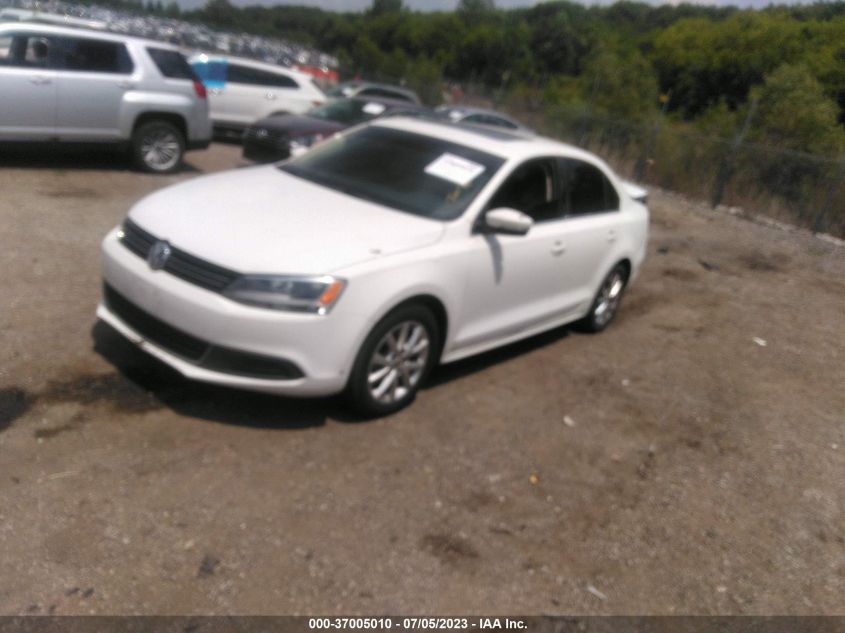 2014 VOLKSWAGEN JETTA SEDAN SE - 3VWD17AJ3EM372335