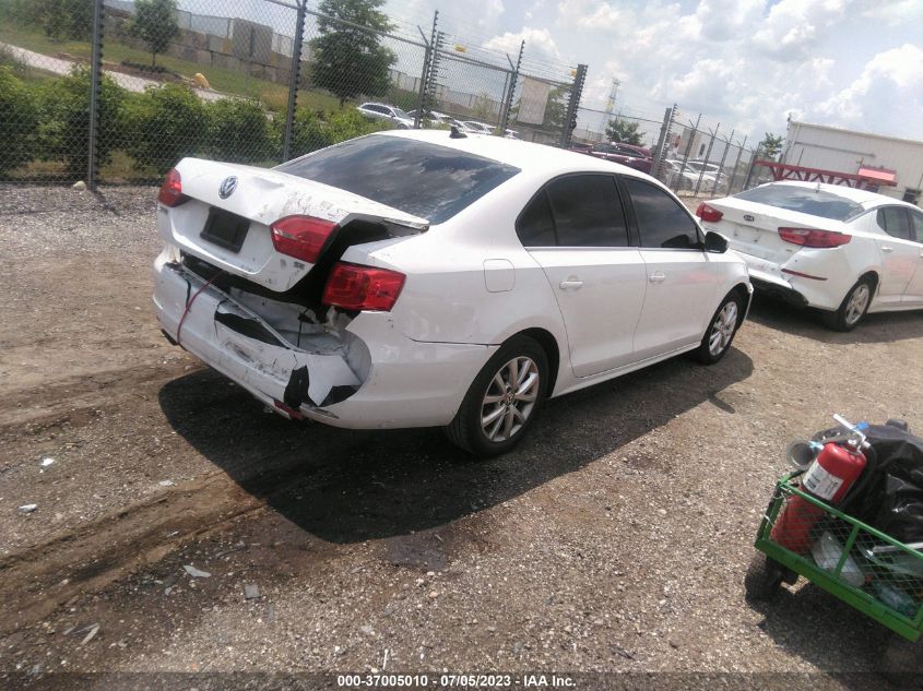 2014 VOLKSWAGEN JETTA SEDAN SE - 3VWD17AJ3EM372335