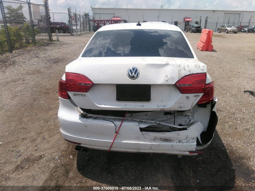 2014 VOLKSWAGEN JETTA SEDAN SE - 3VWD17AJ3EM372335