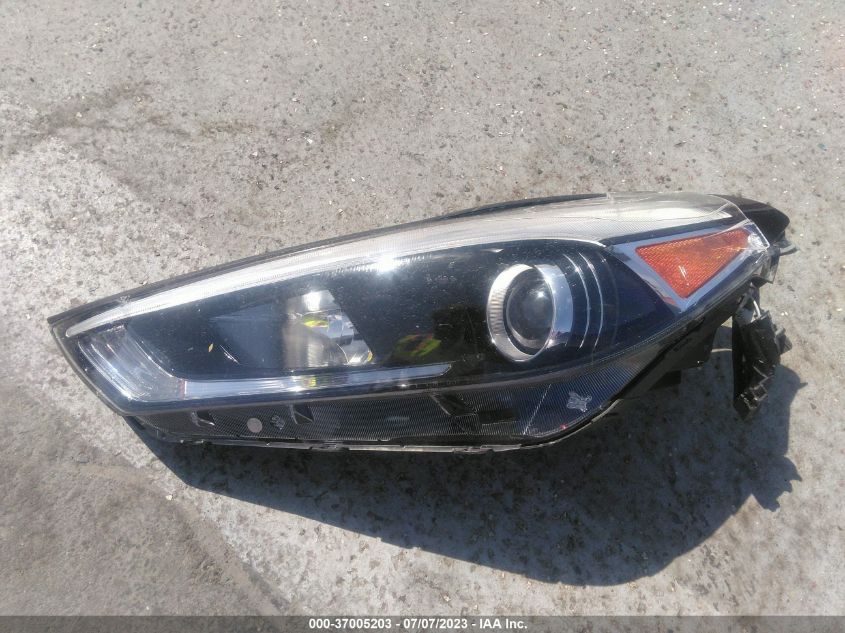 2017 HYUNDAI TUCSON SPORT - KM8J33A2XHU325915