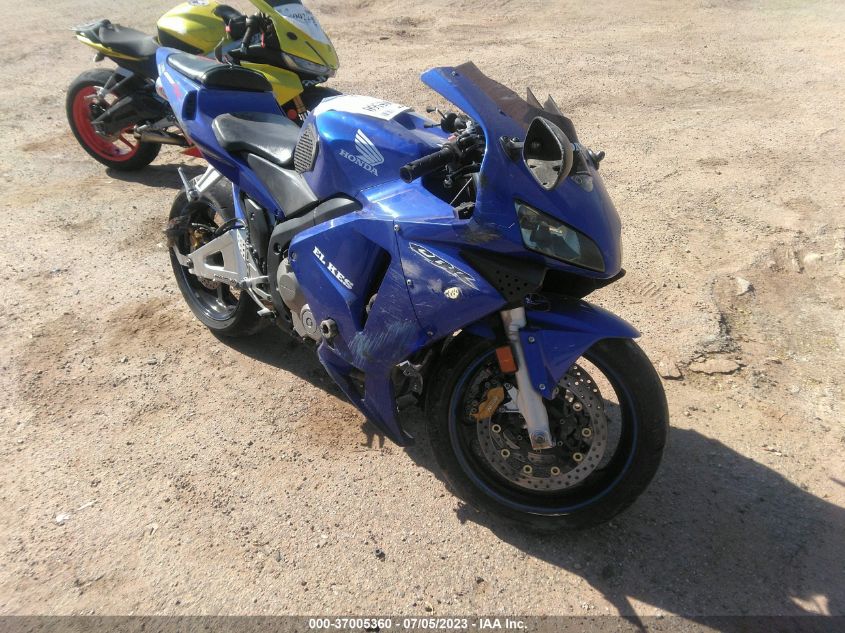 2004 HONDA CBR600 RR - JH2PC370X4M104272