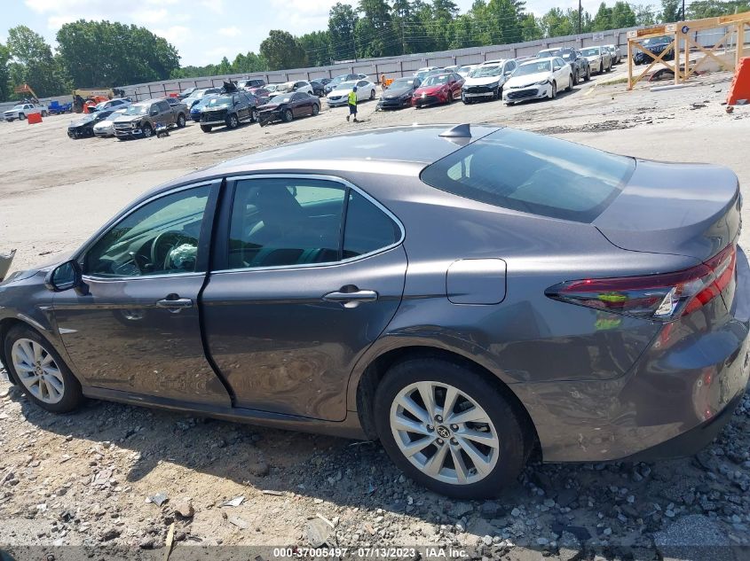 2022 TOYOTA CAMRY LE - 4T1C11AK8NU649461