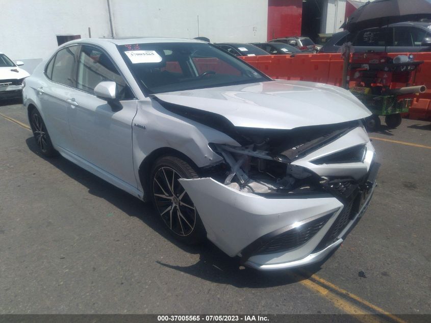 2021 TOYOTA CAMRY HYBRID XSE - 4T1K31AKXMU547440