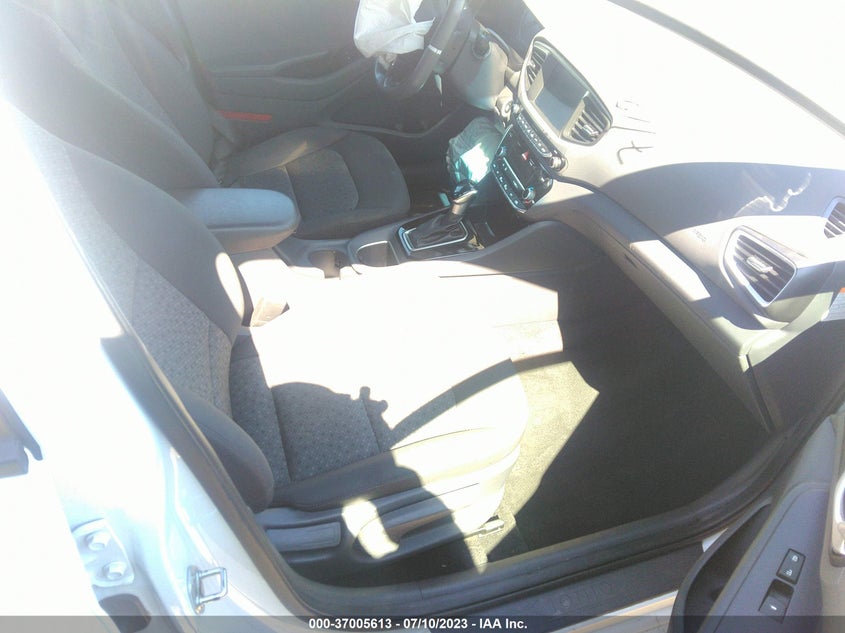 VIN KMHC65LC2KU179633 2019 HYUNDAI IONIQ HYBRID BLUE