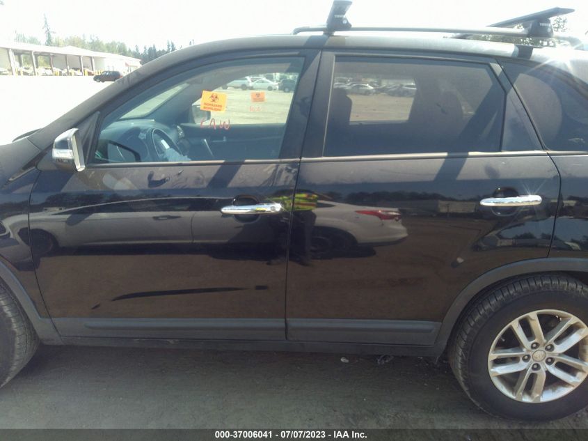 2014 KIA SORENTO LX - 5XYKT4A64EG477431