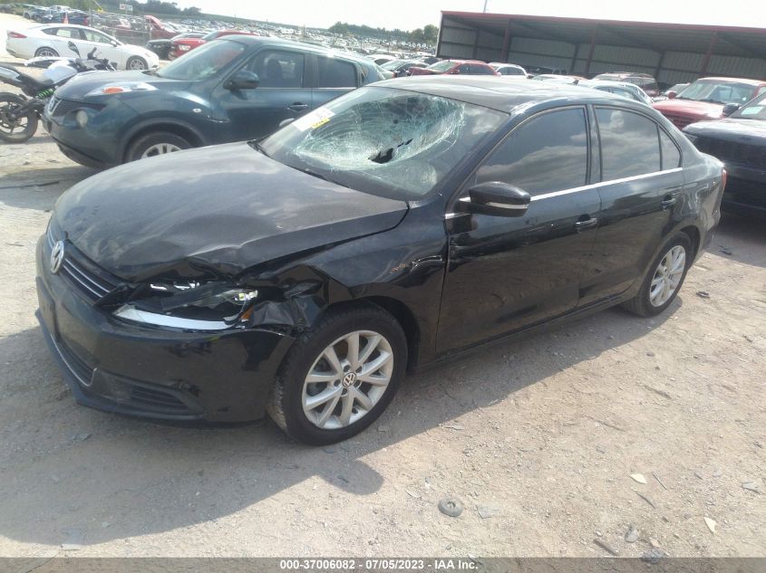 2014 VOLKSWAGEN JETTA SEDAN SE - 3VWD17AJ7EM426008