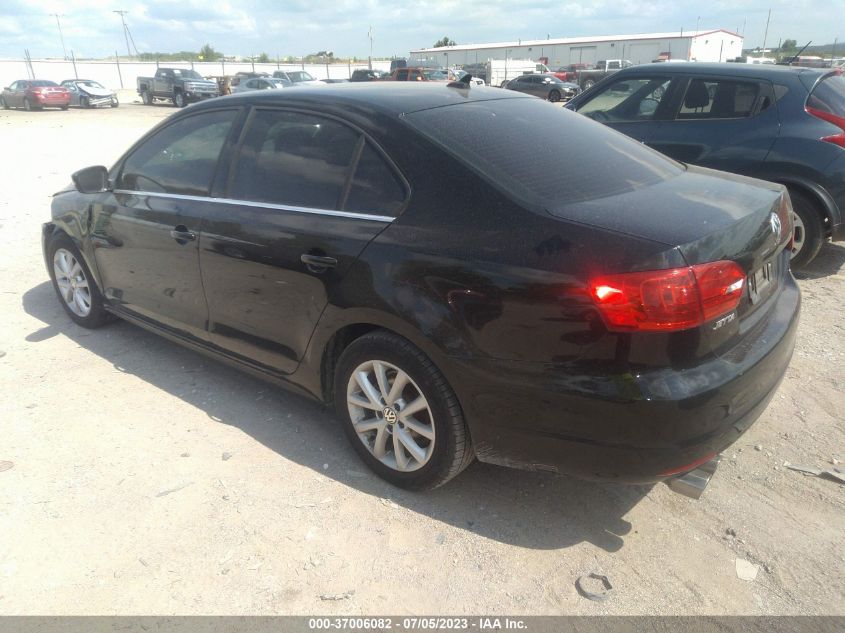 2014 VOLKSWAGEN JETTA SEDAN SE - 3VWD17AJ7EM426008