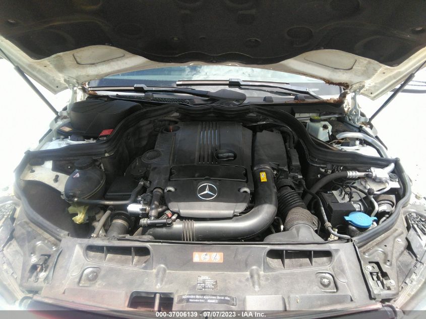 2014 MERCEDES-BENZ C 250 SPORT/LUXURY - WDDGF4HB4EA932526