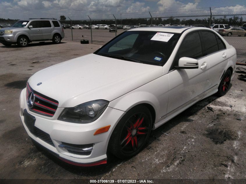 2014 MERCEDES-BENZ C 250 SPORT/LUXURY - WDDGF4HB4EA932526