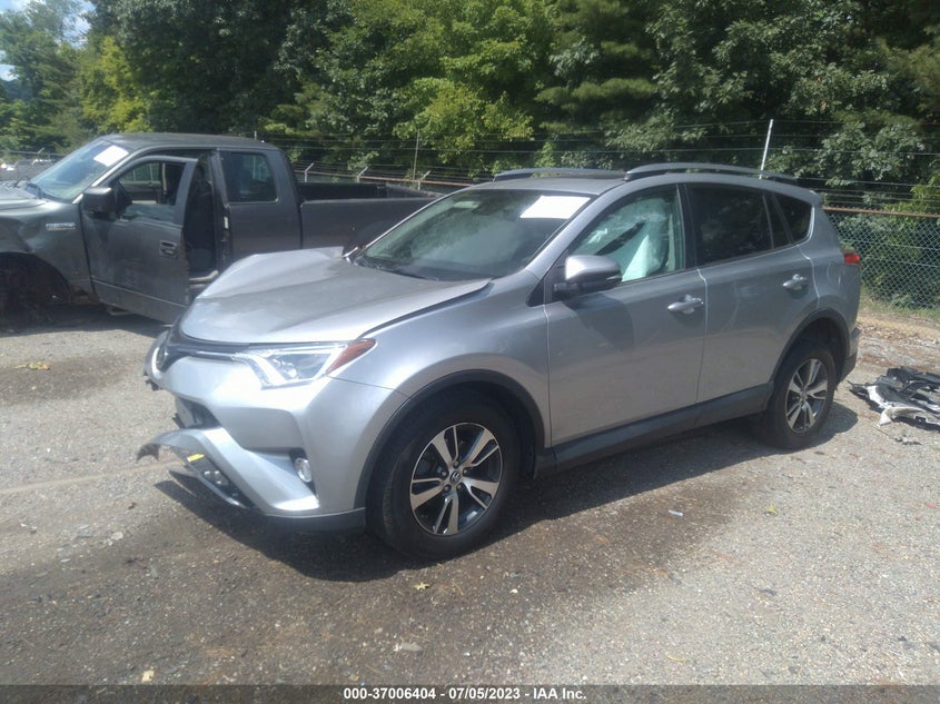 VIN 2T3RFREVXJW725892 2018 TOYOTA RAV4 XLE/ADVENTURE