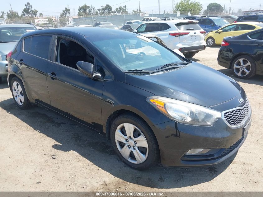 2016 KIA FORTE 5-DOOR LX - KNAFK5A8XG5593849