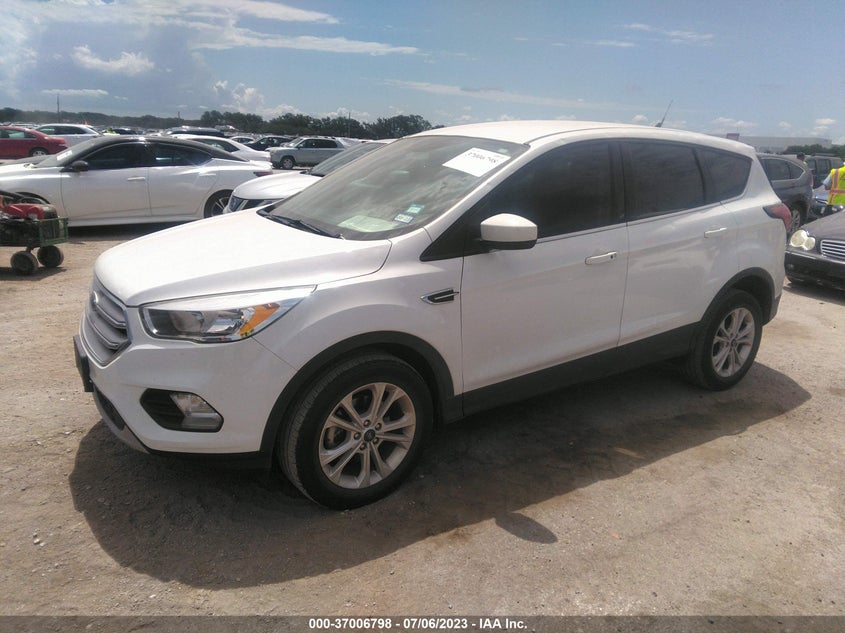 VIN 1FMCU0GDXKUB57987 2019 FORD ESCAPE SE