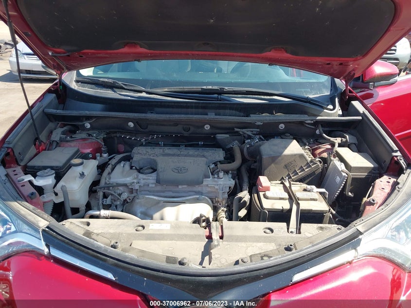 VIN 2T3RFREV3JW855416 2018 TOYOTA RAV4 XLE/ADVENTURE