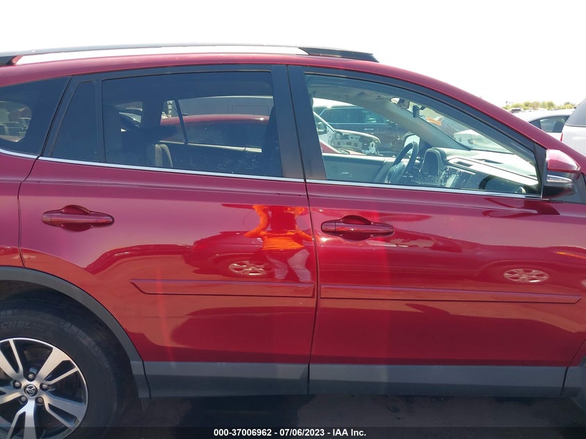 VIN 2T3RFREV3JW855416 2018 TOYOTA RAV4 XLE/ADVENTURE