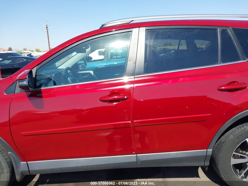 VIN 2T3RFREV3JW855416 2018 TOYOTA RAV4 XLE/ADVENTURE