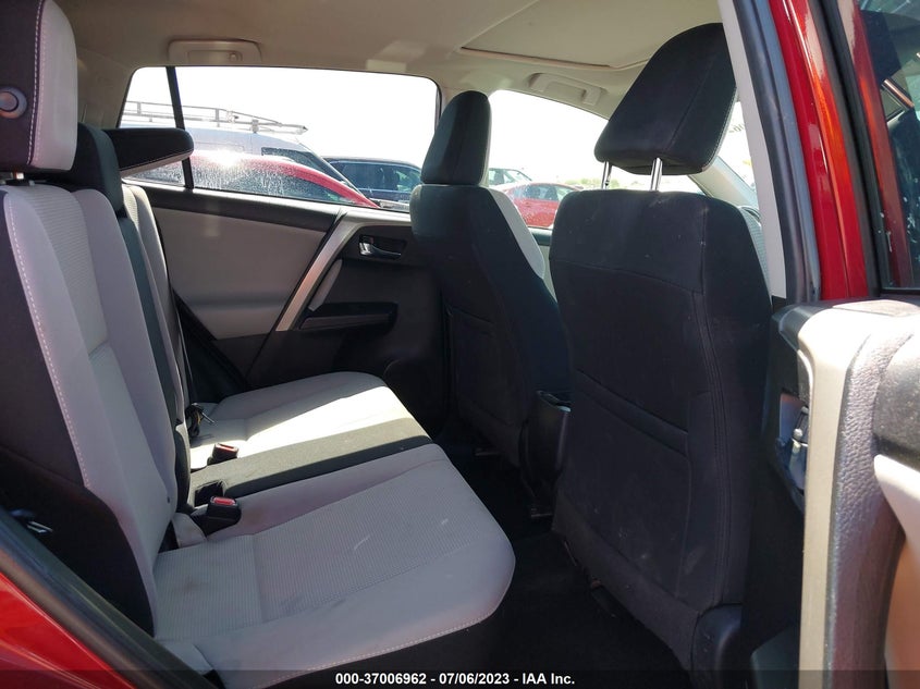 VIN 2T3RFREV3JW855416 2018 TOYOTA RAV4 XLE/ADVENTURE