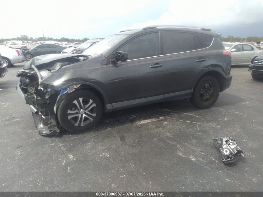 VIN 2T3ZFREV8JW478565 2018 TOYOTA RAV4 LE