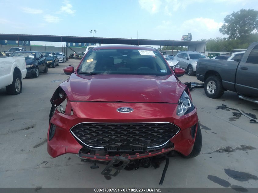 VIN 1FMCU0G68LUB91574 2020 FORD ESCAPE SE