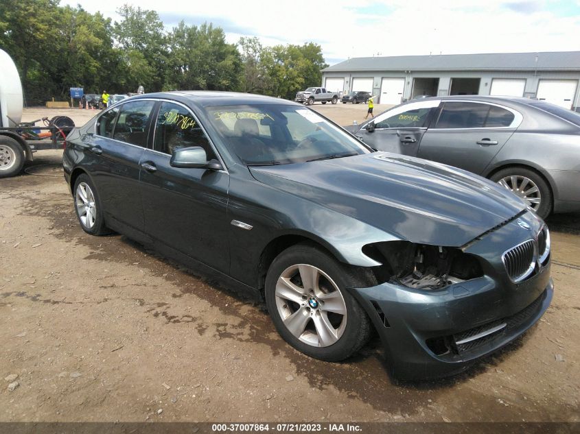 2013 BMW 5 SERIES 528I XDRIVE - WBAXH5C53DD110208