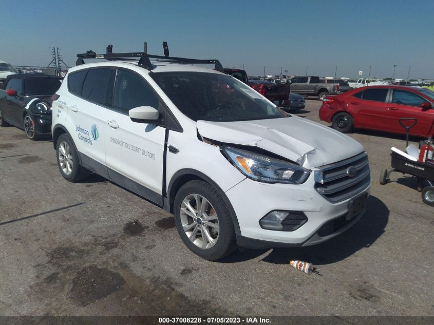 2019 FORD ESCAPE SE - 1FMCU0GD1KUB38437