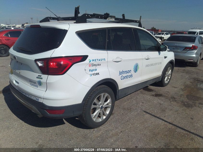 2019 FORD ESCAPE SE - 1FMCU0GD1KUB38437