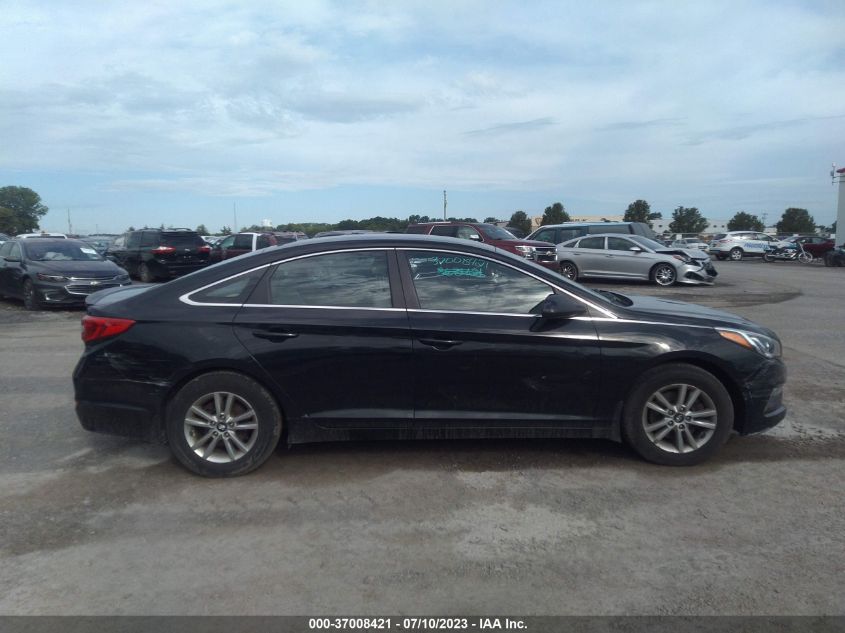 2015 HYUNDAI SONATA 2.4L SE - 5NPE24AF2FH183424