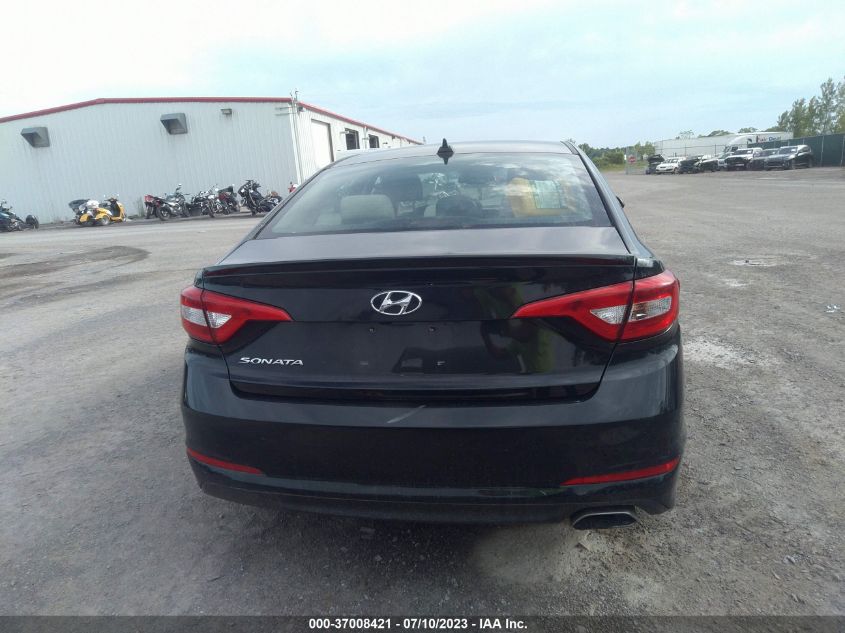 2015 HYUNDAI SONATA 2.4L SE - 5NPE24AF2FH183424