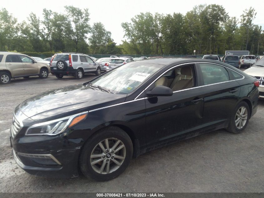 2015 HYUNDAI SONATA 2.4L SE - 5NPE24AF2FH183424