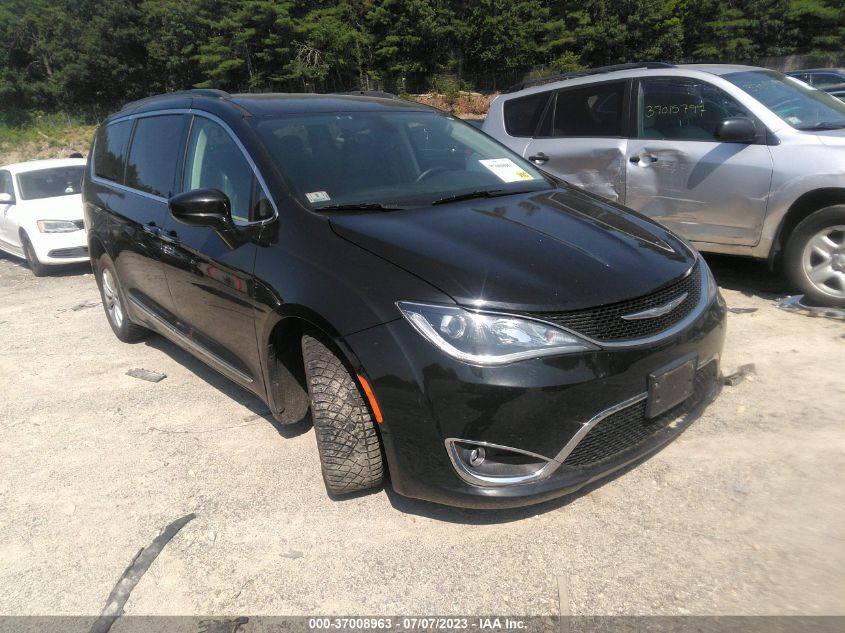 CHRYSLER-PACIFICA-2C4RC1BG8HR705225