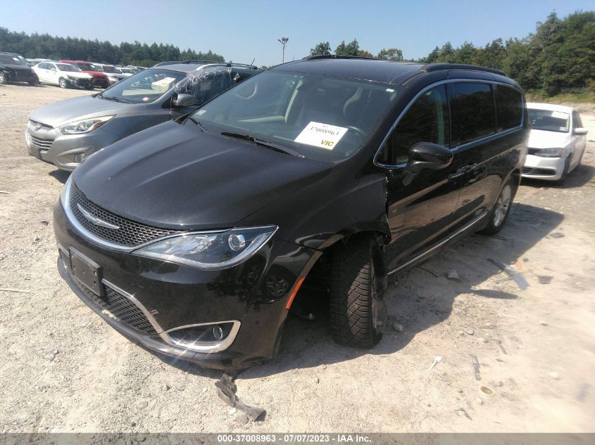 2C4RC1BG8HR705225 2017 CHRYSLER PACIFICA, photo no. 2