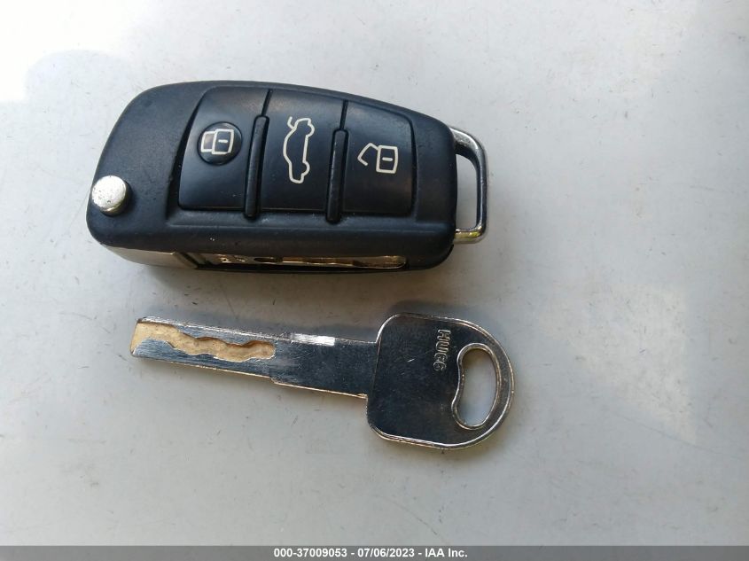 2013 AUDI A3 PREMIUM - WAUBEAFM4DA005751