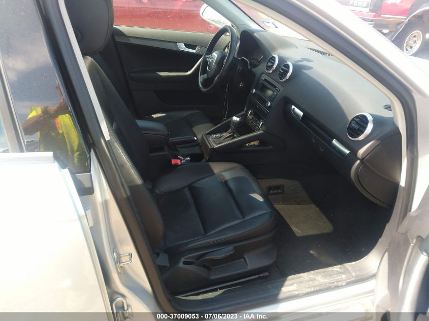 2013 AUDI A3 PREMIUM - WAUBEAFM4DA005751