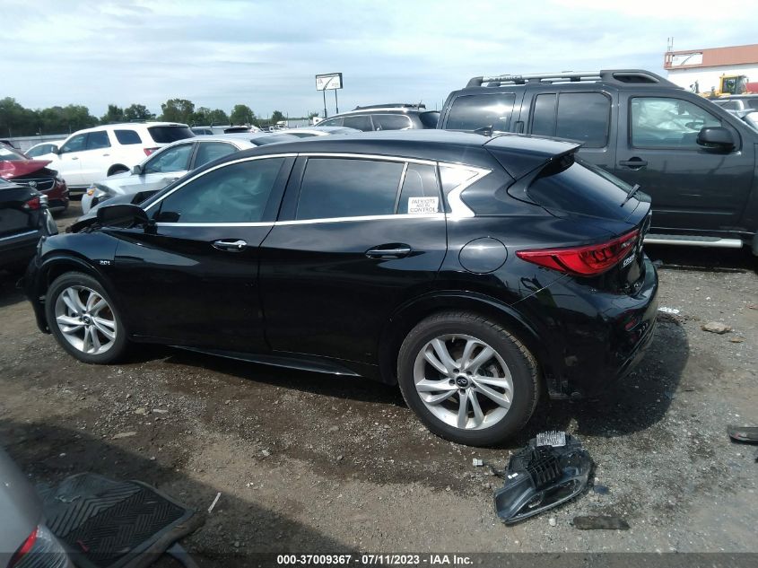 2018 INFINITI QX30 BASE SJKCH5CP8JA040170